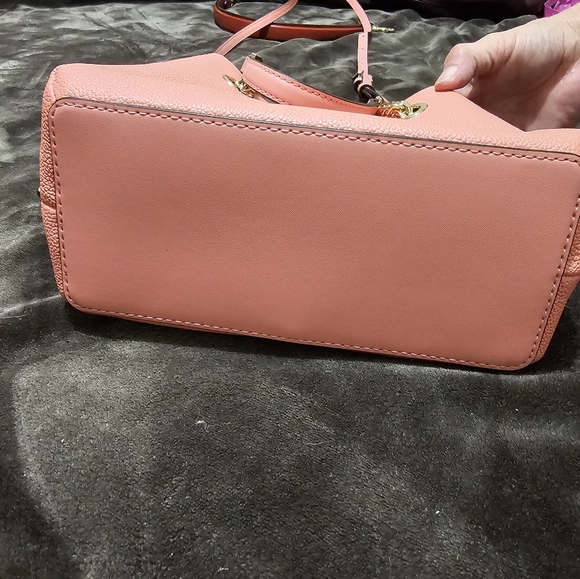 Authentic Michael Kors leather Tote/Crossbody Bag - Picture 2 of 10